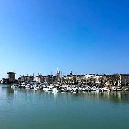 Calme Et Serenite Nocleg ze śniadaniem 4*
